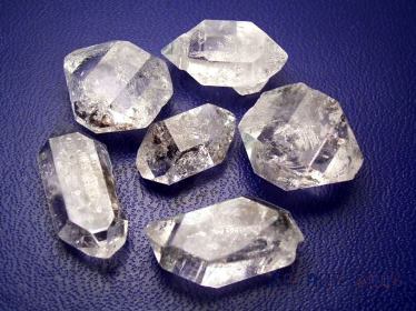Quartz Natural Gemstones